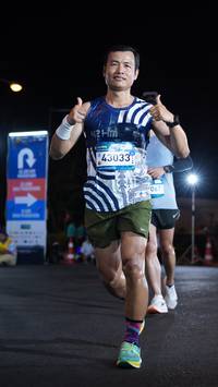 BIB: 43033, 067
                            <button type="button" onclick="openModal(23076509)" class="btn btn-primary btn-sm float-right btn-popup" data-toggle="modal" data-target=".modal-high-quality">
                        <i class="fas fa-shopping-cart"></i> Add to Cart
                    </button>
                                            <button type="button" onclick="isThisMe(23076509, true)" class="btn btn-success btn-sm float-right btn-popup btn-isme hidden" data-toggle="tooltip" data-placement="bottom" title="นี่คือรูปของคุณใช่ไหม คลิกที่นี่เพื่อเอาเข้าอัลบั้ม">
                        <i class="fas fa-plus"></i> Add to album
                    </button>
                    <button type="button" onclick="isThisMe(23076509, false)" class="btn btn-warning btn-sm float-right btn-popup btn-isnotme hidden">
                        <i class="fas fa-ban"></i> Remove from album
                    </button>